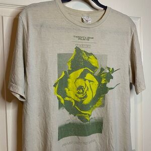 Twenty One Pilots Trench Yellow Rose Band Tee Large Beige Tan Distressed